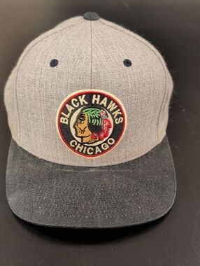 Mitchell & Ness Grey Crown Navy Brim Chicago Blackhawks Snapback